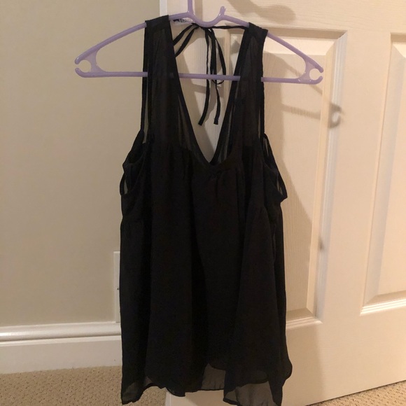 4/$10 Abercrombie and Fitch black off the shoulder top - Picture 6 of 7